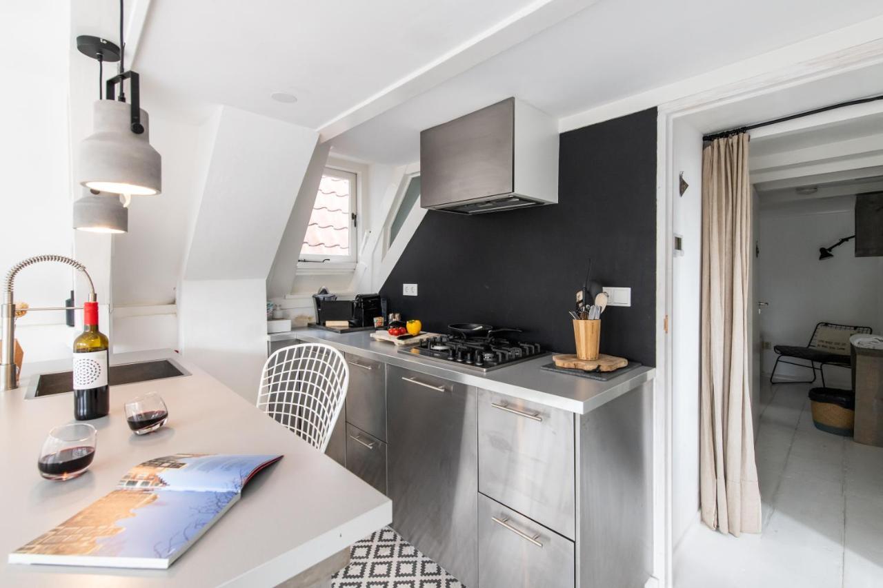 Two Bedroom Apartment In Historic Canalhouse From 1618 - City Centre Amesterdão Exterior foto