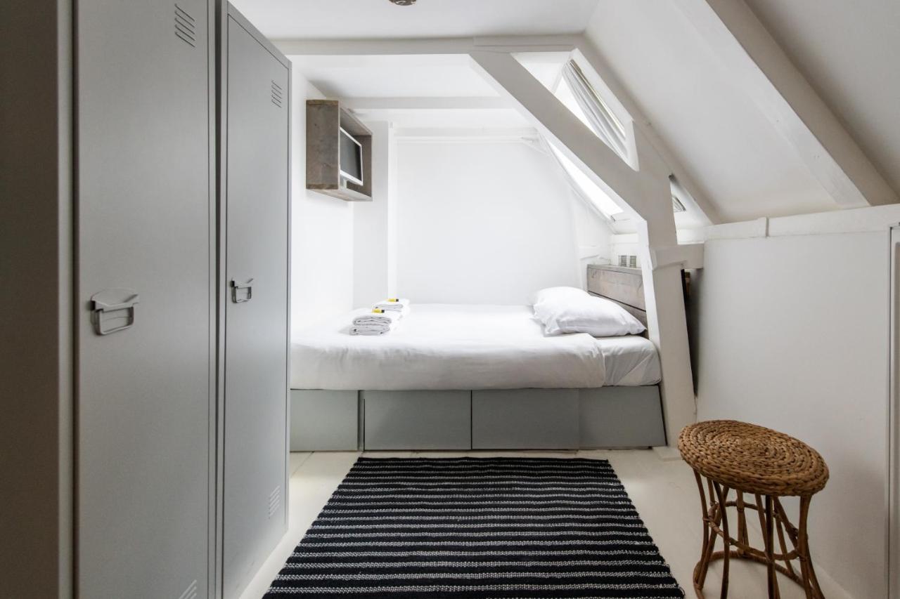 Two Bedroom Apartment In Historic Canalhouse From 1618 - City Centre Amesterdão Exterior foto