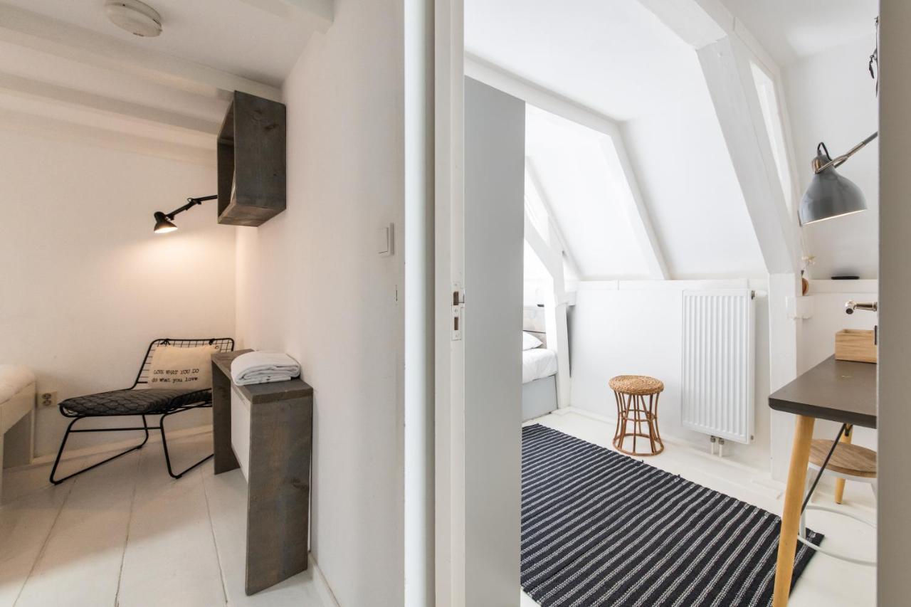 Two Bedroom Apartment In Historic Canalhouse From 1618 - City Centre Amesterdão Exterior foto